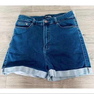 Fashion Nova high waist shorts